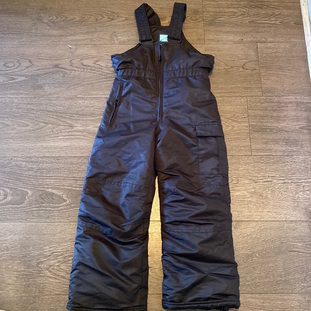 Boys snow outfit size 4/5
